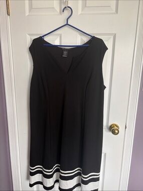 INC International Concepts Black V-Neck Sleeveless Dress